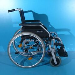 Scaun cu rotile din aluminiu Drive  latime sezut 42 cm