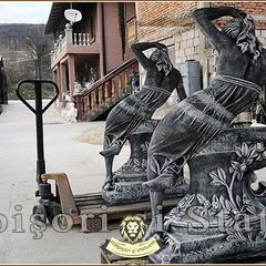 Statuetă jardinieră flori, gri patinat, model J12.