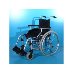 Scaun cu rotile Drive   latime sezut 42 cm
