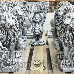 Set 2 statuete leu cu socluri, gri antichizat.