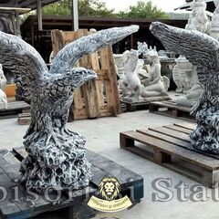 Statuetă vultur pe stâncă, șoim, gri patinat, model S35.