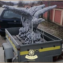 Statuetă vultur pe stâncă, șoim, gri patinat, model S35.