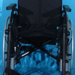 Scaun cu rotile Breezy / latime sezut 40 cm