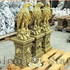 Set 3 statuete vulturi cu socluri, auriu antichizat.