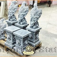 Set 3 statuete vulturi cu socluri, gri antichizat.