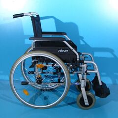 Scaun cu rotile din aluminiu Drive / latime sezut 42 cm