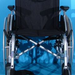 Scaun cu rotile din aluminiu Drive / latime sezut 45 cm