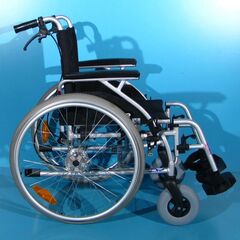 Scaun cu rotile din aluminiu Drive / latime sezut 45 cm