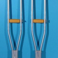 Carje cu sprijin subaxilar aluminiu NEFOLOSITE   set 2 buc