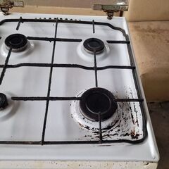Donez un aragaz functional si un cuptor cu microunde