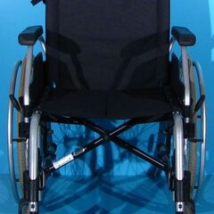 Scaun cu rotile Meyra   latime sezut 46 cm