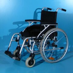 Scaun cu rotile Drive   latime sezut 45 cm