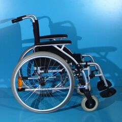 Scaun cu rotile Drive   latime sezut 45 cm