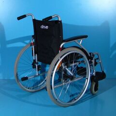 Scaun cu rotile Drive   latime sezut 45 cm