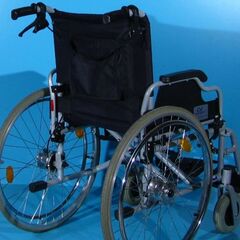 Scaun cu rotileTrenmobil   latime sezut 46 cm
