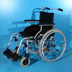 Scaun cu rotile Drive   latime sezut 42 cm
