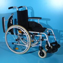 Scaun cu rotile Drive   latime sezut 42 cm