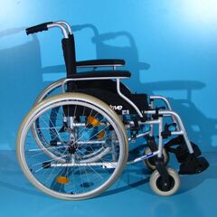 Scaun cu rotile Drive   latime sezut 42 cm