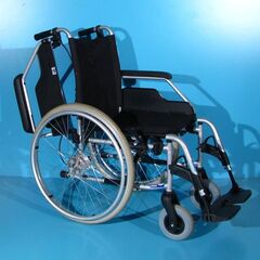 Scaun cu rotile Meyra   latime sezut 43 cm