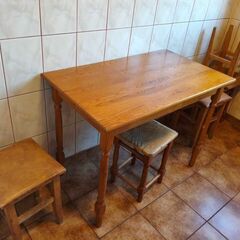 Donez mobila si usi apartament