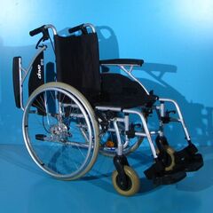 Scaun cu rotile - Drive   latime sezut 42 cm