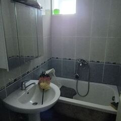 Donez mobila pentru sufragerie/ bucatarie/ baie