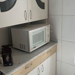 mobila veche gratuit, frigider cuptor cu microunde