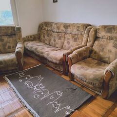 Donez gratuit set canapea cu 2 fotolii fix lângă Gara de nord