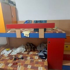 Donez pat supraetajat și tv Sony funcțional!