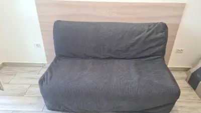 Donez canapea extensibilă în stare perfecta