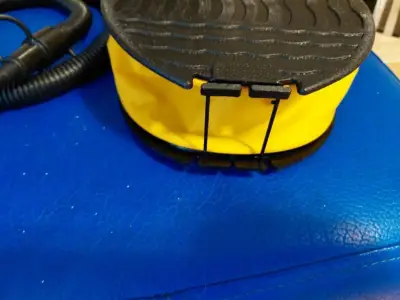 Pompa de picior pneumatica pt. accesorii plaja.