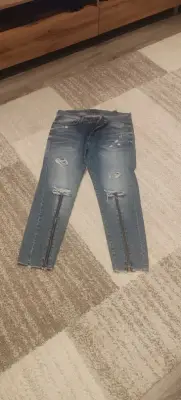 Donez pantofi și haine