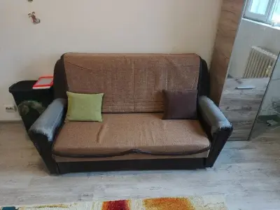 donez canapea . rog seriozitate