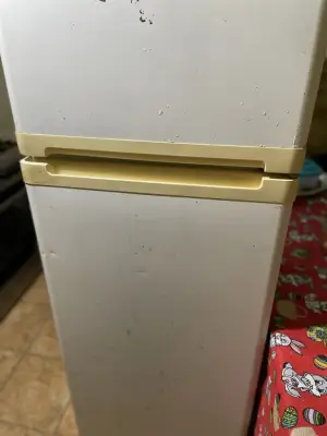 Donez frigider, inca functional