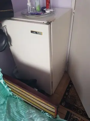 Donez doua televizoare și un frigider