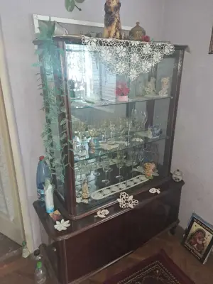 Donez Sifoniel , Comoda , fotolii , vitrina