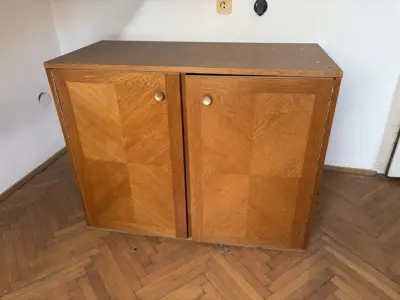 Donez trei dulapuri