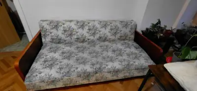 Donez canapea si corp de mobila