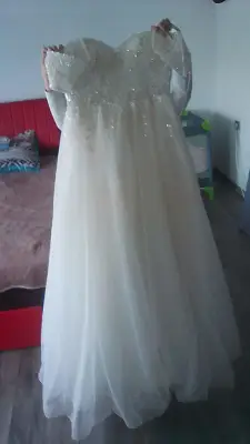 Donez rochie de mireasa