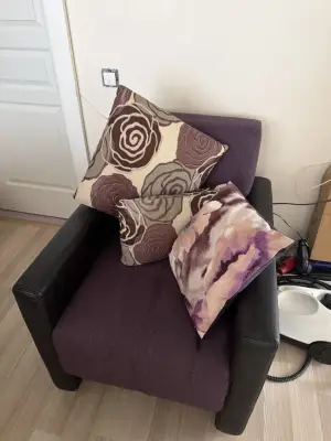 Donez doua fotolii
