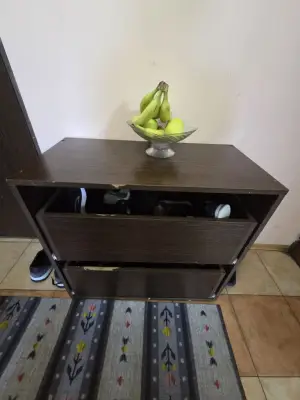 Ofer gratuit mobila si parchet de lemn
