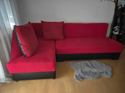Canapea extensibilă, culoare roșie, stare foarte bună (GRATUIT)
