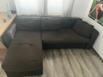 Donez următoarea canapea și cele 3 perne