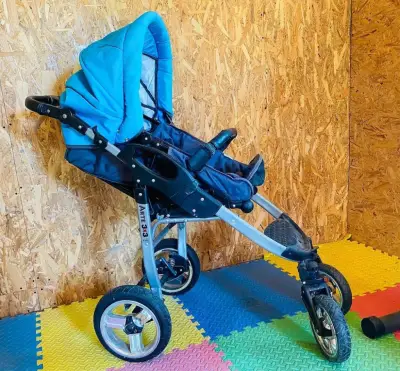 Donez carucior folosit. Stare excelenta. Landou+scoica+multe accesorii
