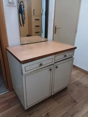 Gratis, donez mobilă pt nevoiași