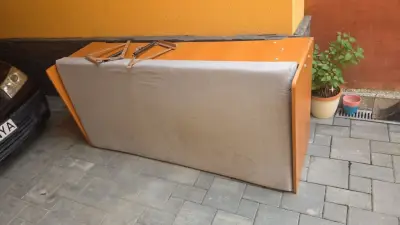 Donez pat de o persoana