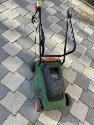 Donez masina de tuns iarba defecta