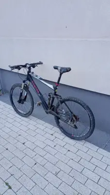 Donez Bicicleta Cannyon 26" unui elev silitor