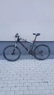 Donez Bicicleta Cannyon 26" unui elev silitor