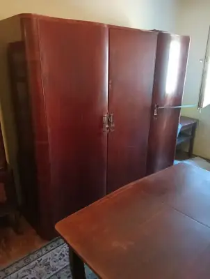 Donez mobila cu tot ce este în apartament.